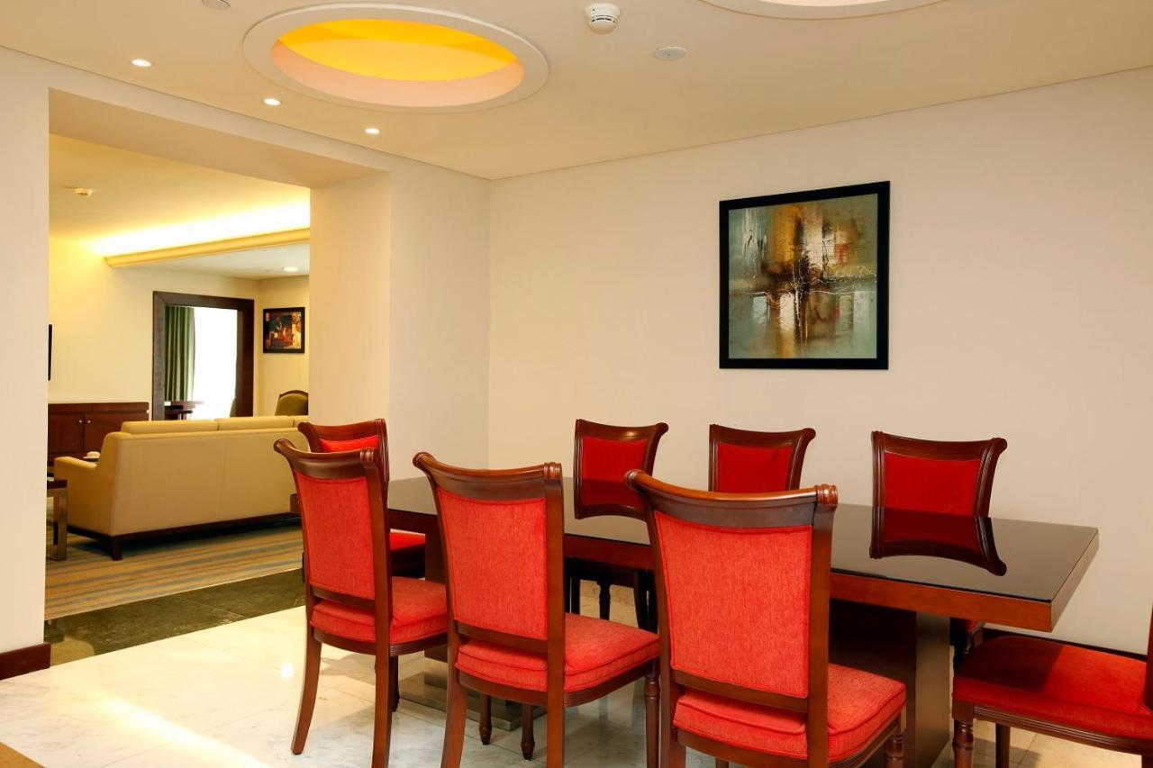 Holiday Inn Olaya By Ihg Rijád Exteriér fotografie